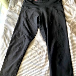Lulu lemon black Capri leggings